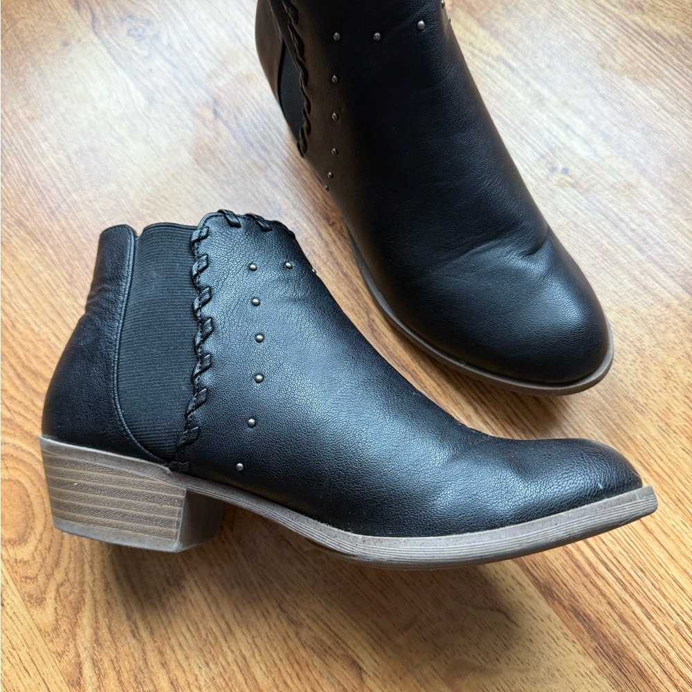 Report Black Ankle Boots